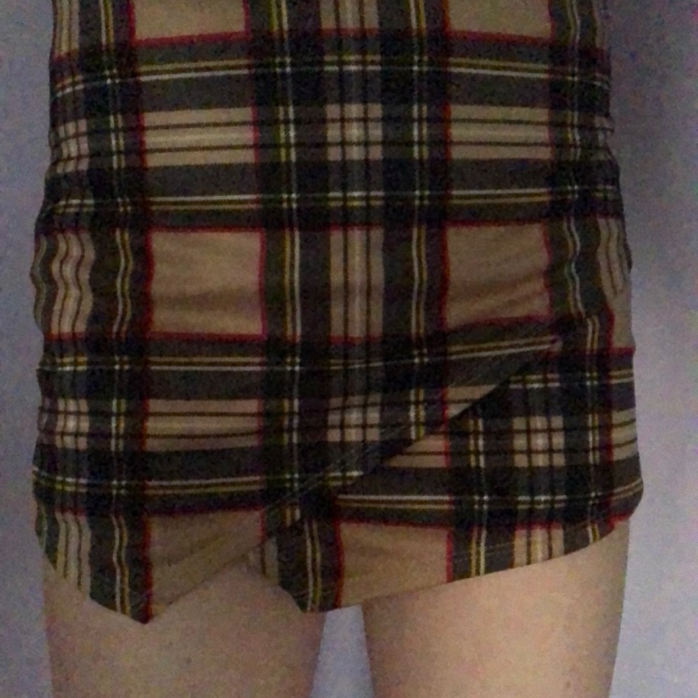 Plaid skirt/shorts